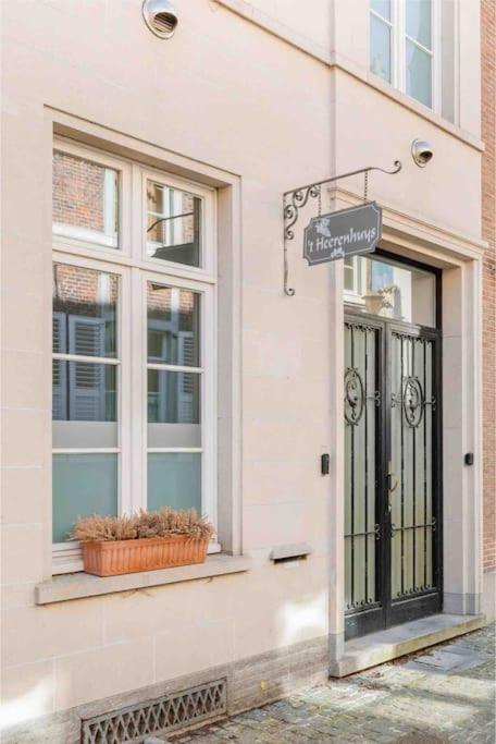 Townhouse Room Heerenhuys Eeklo Exterior foto